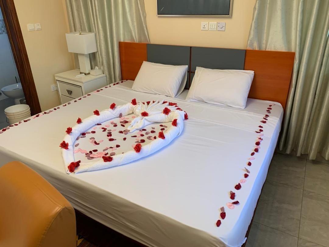 Seyramz Palace - Free Airport Pick Up - High Speed Starlink Wifi - Car Rental Tamale Exterior photo