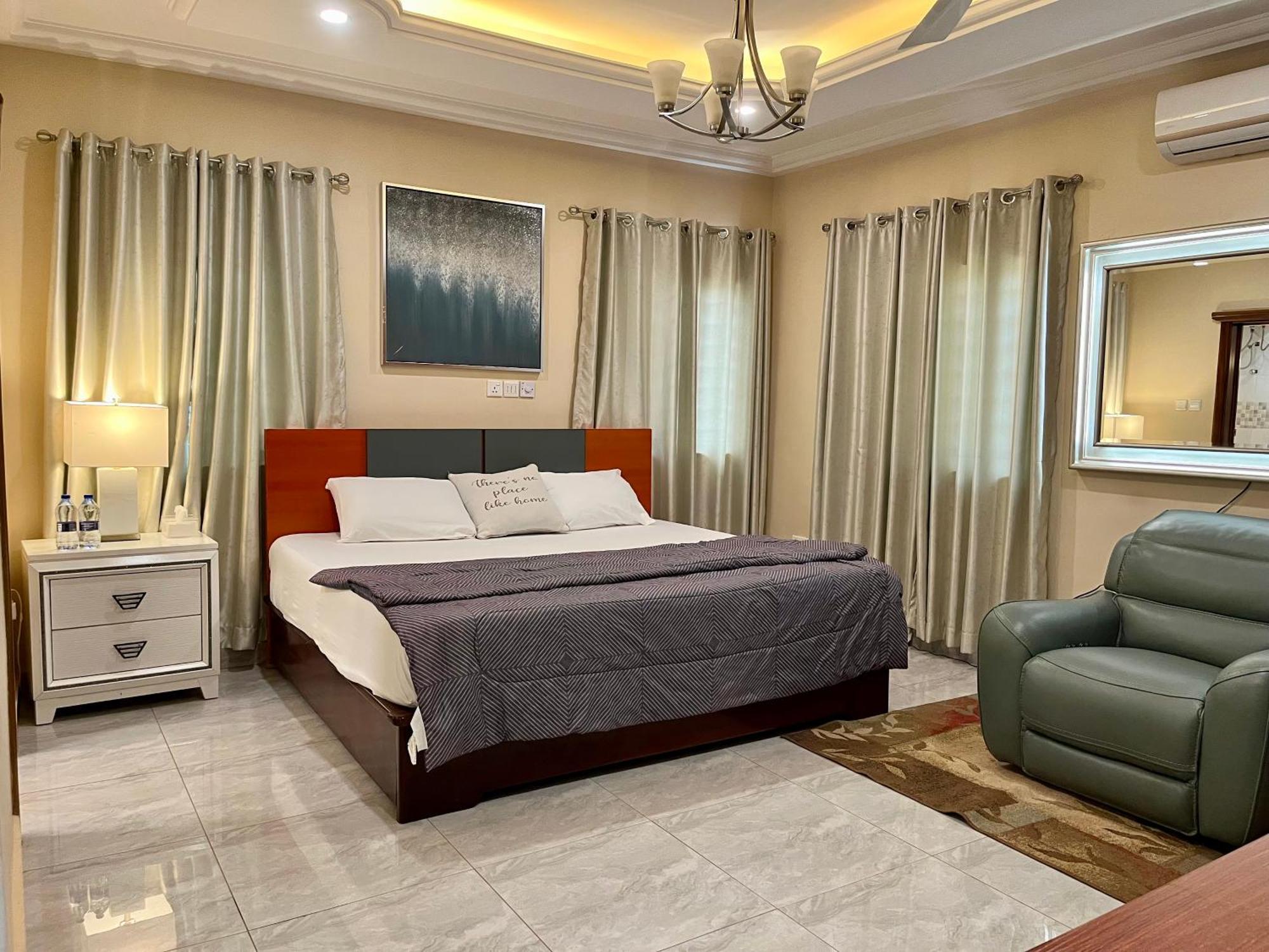 Seyramz Palace - Free Airport Pick Up - High Speed Starlink Wifi - Car Rental Tamale Exterior photo